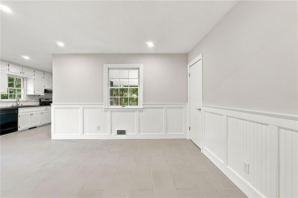 751 Smithstone Rd Se - Photo 4 of 26