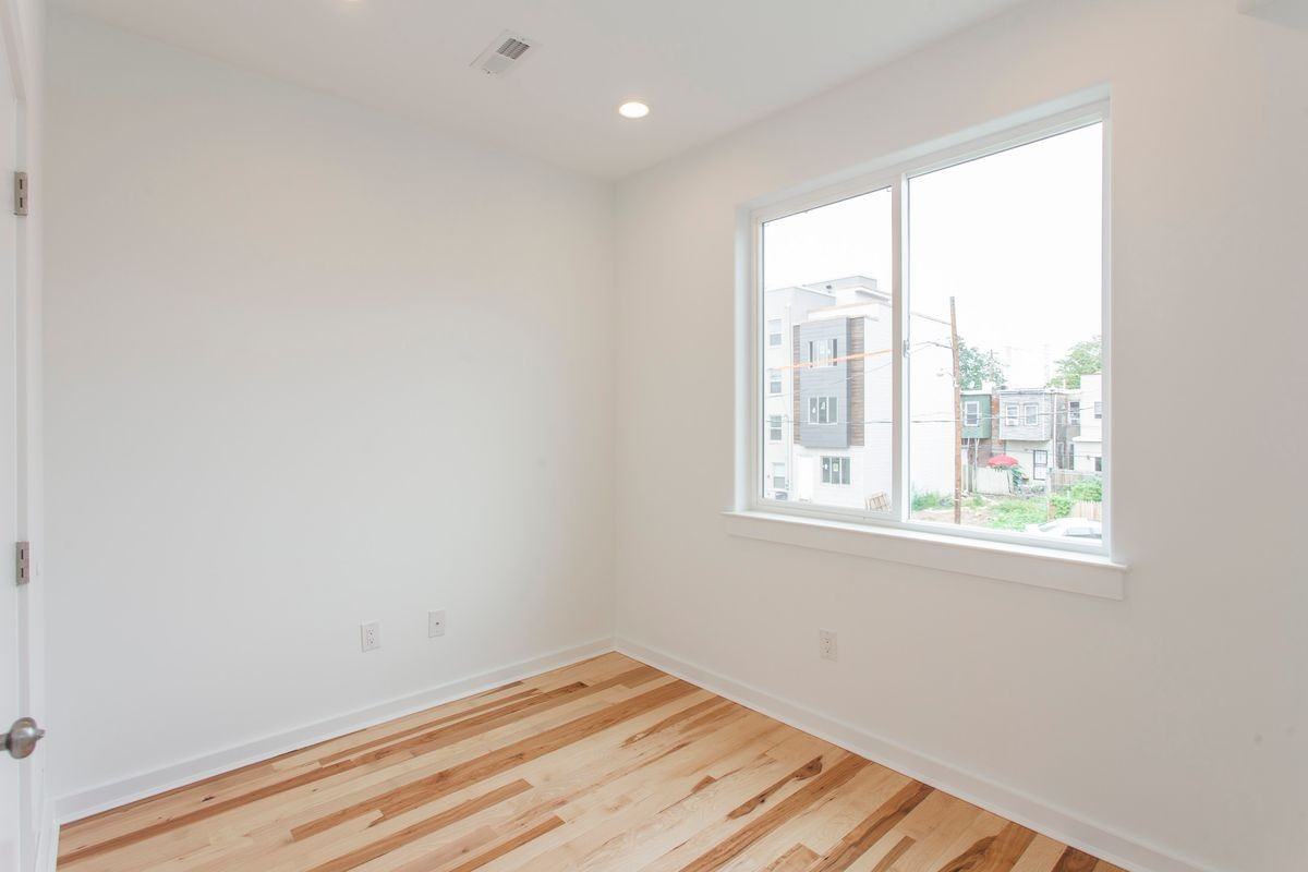 2611 Titan St - Photo 4 of 24