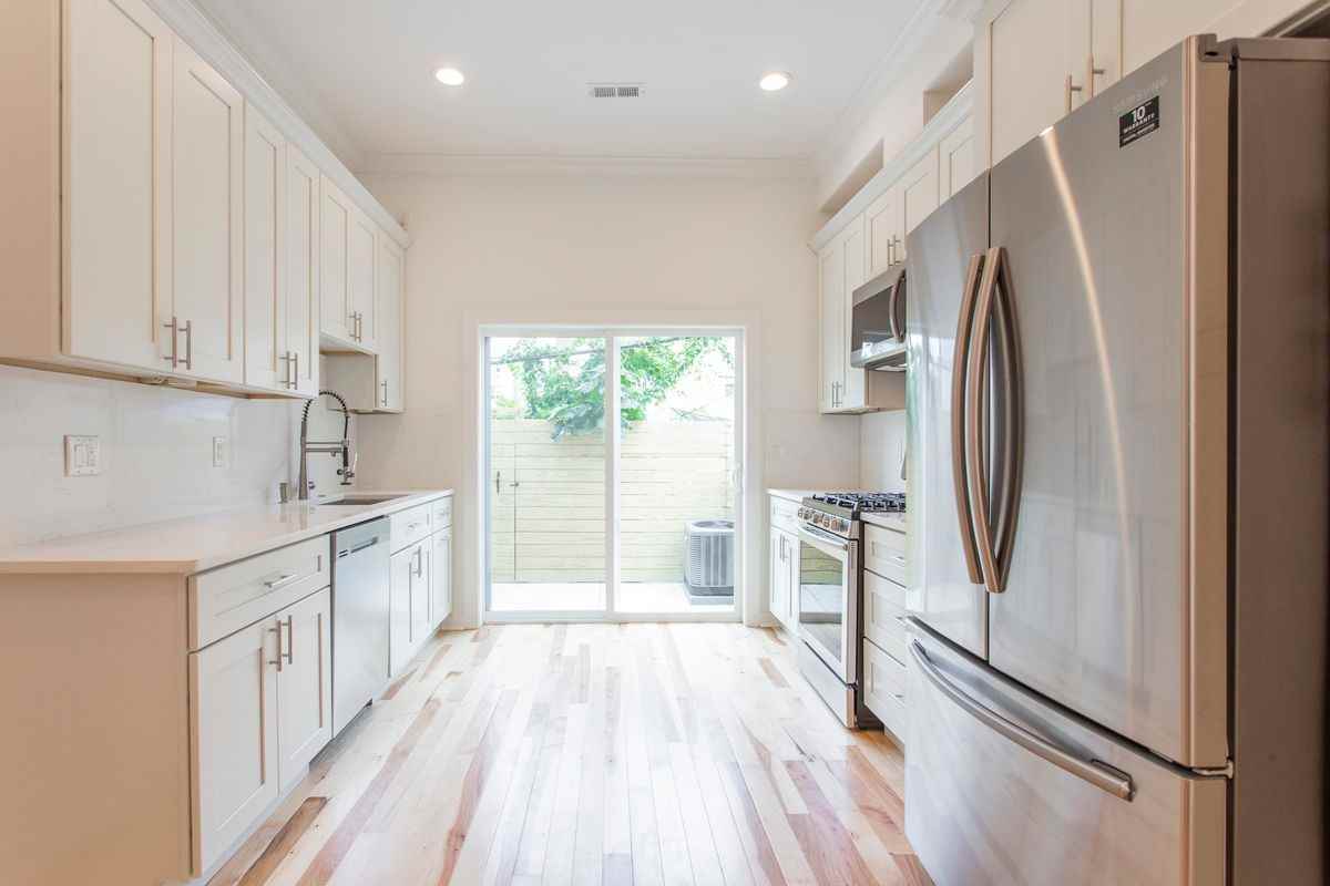 2611 Titan St - Photo 7 of 24