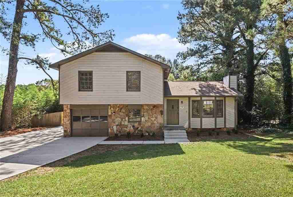 3232 Bromley Rowe - Photo 3 of 31