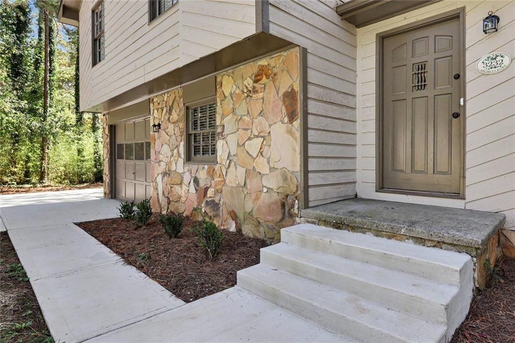 3232 Bromley Rowe - Photo 6 of 31