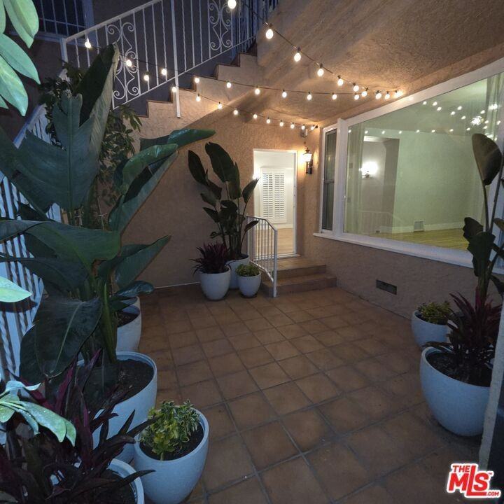 418 S Roxbury Dr - Photo 6 of 30