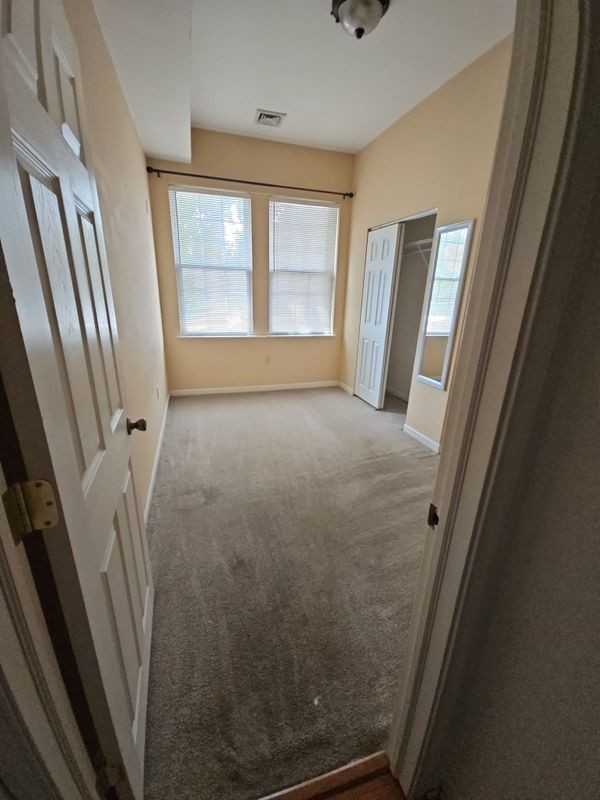 927 N 6th St - Photo 2 of 18