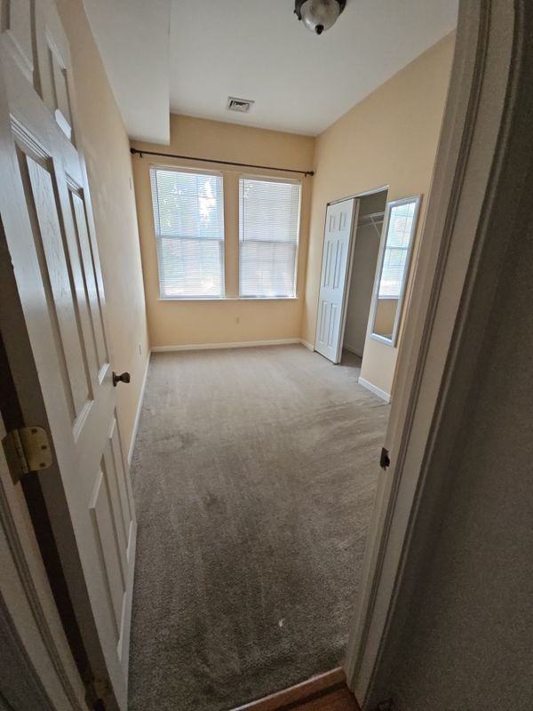 927 N 6th St - Photo 3 of 18