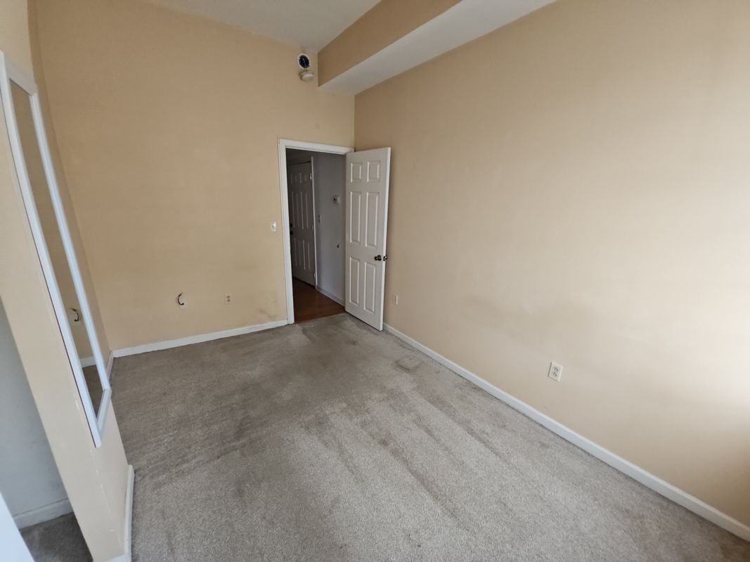 927 N 6th St - Photo 4 of 18