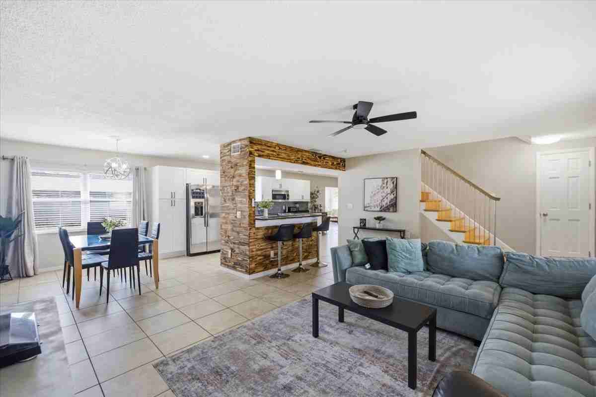 4710 Travertine Dr - Photo 4 of 32