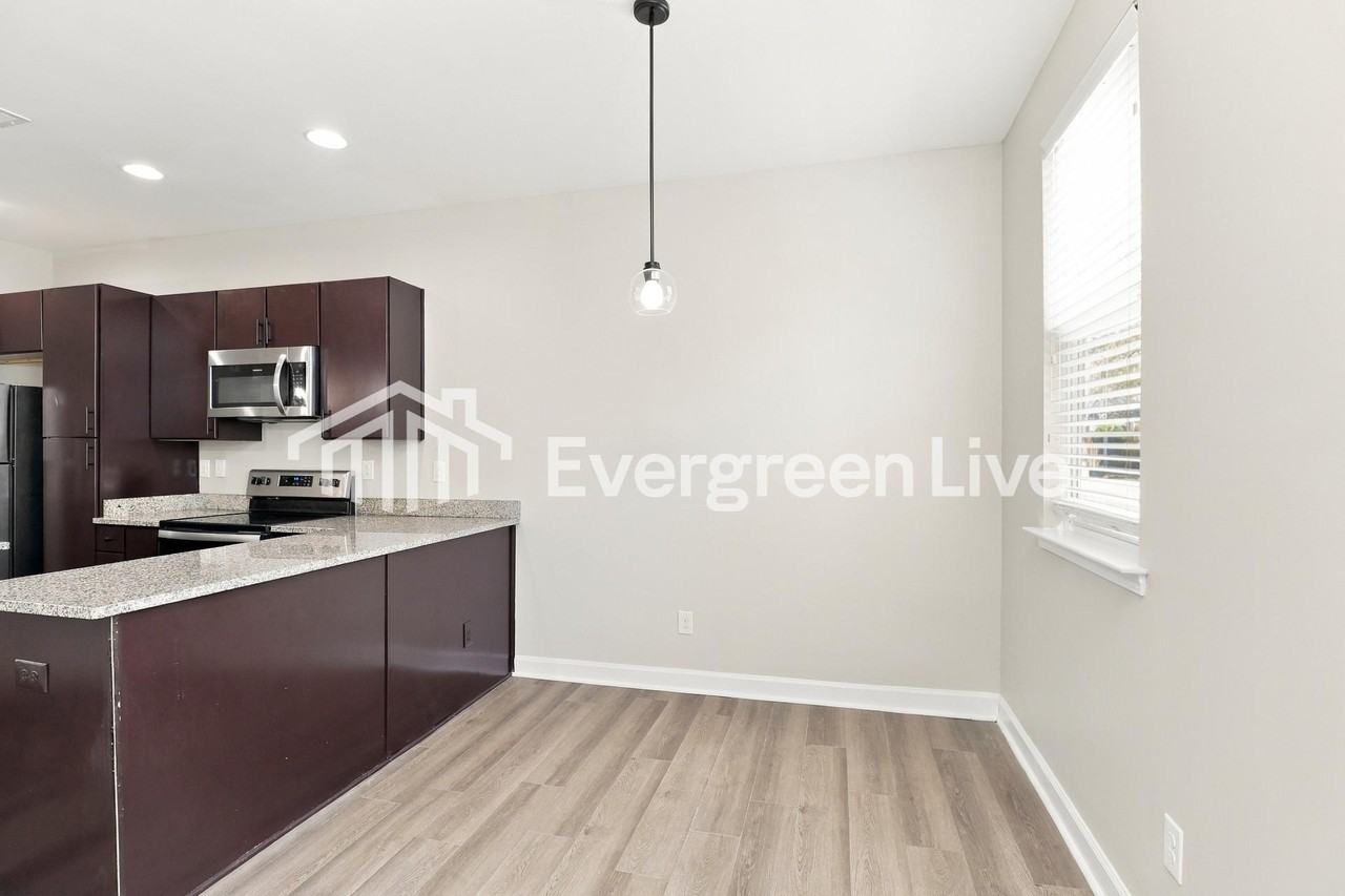 12107 Monkstown Dr - Photo 3 of 10