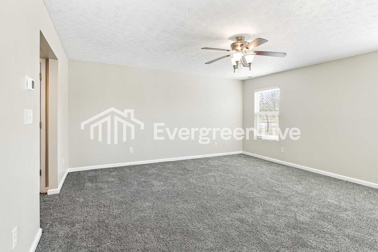 7928 Puckett Ln - Photo 4 of 16