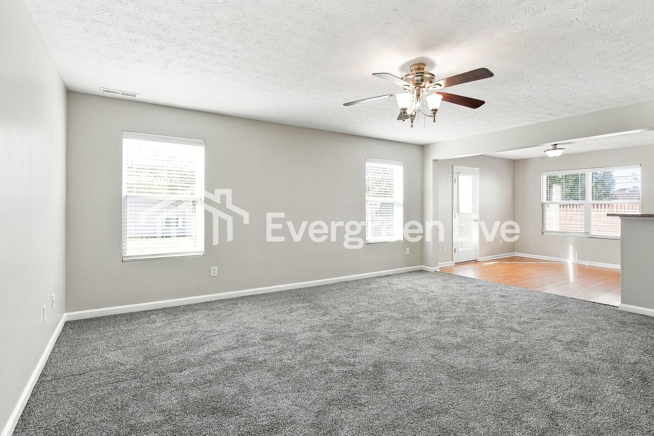 7928 Puckett Ln - Photo 5 of 16