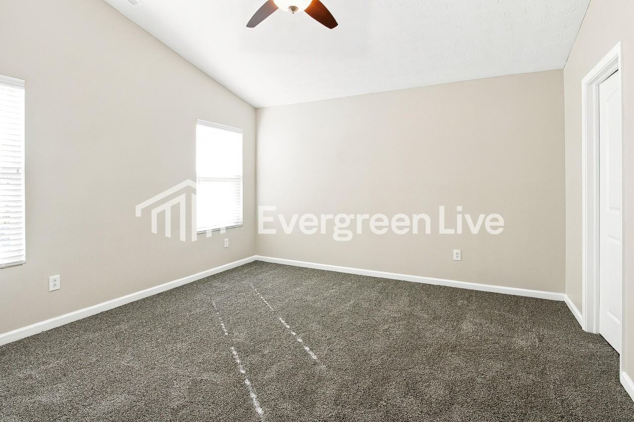 7928 Puckett Ln - Photo 7 of 16
