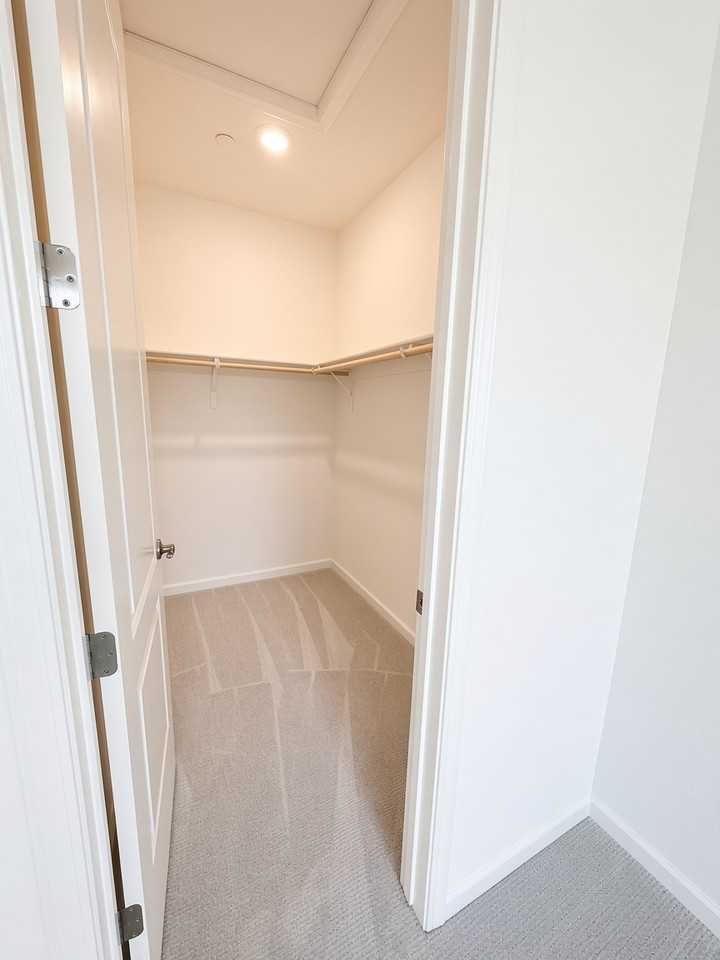 501 Industrial Parkway - Photo 2 of 10
