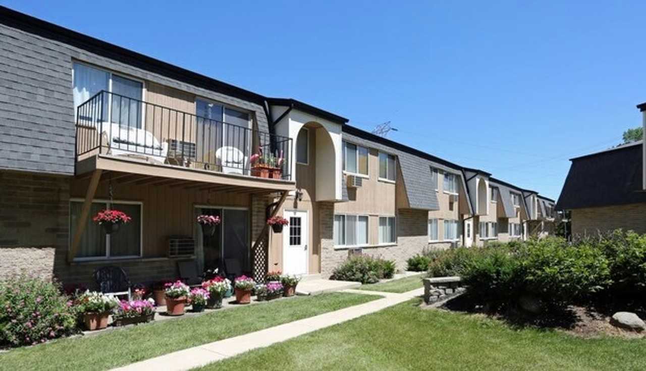 Plaza IV Apartments in St. Francis. - Photo 2 of 18
