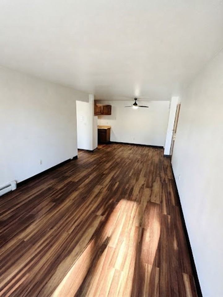 Plaza IV Apartments in St. Francis. - Photo 5 of 18