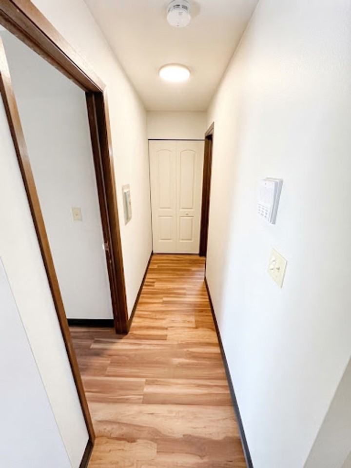 Plaza IV Apartments in St. Francis. - Photo 6 of 18