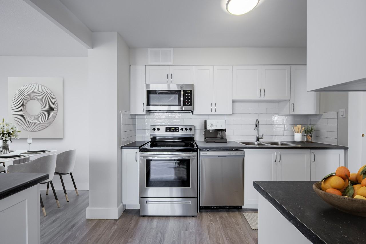 59 Concession St - Photo 4 of 50