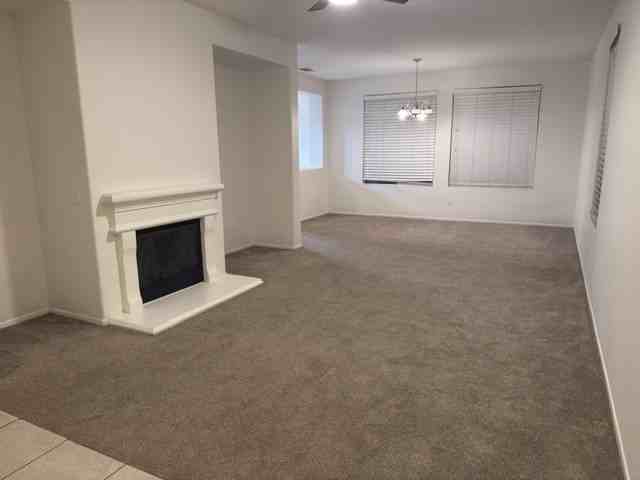 541 Glory Street - Photo 4 of 9