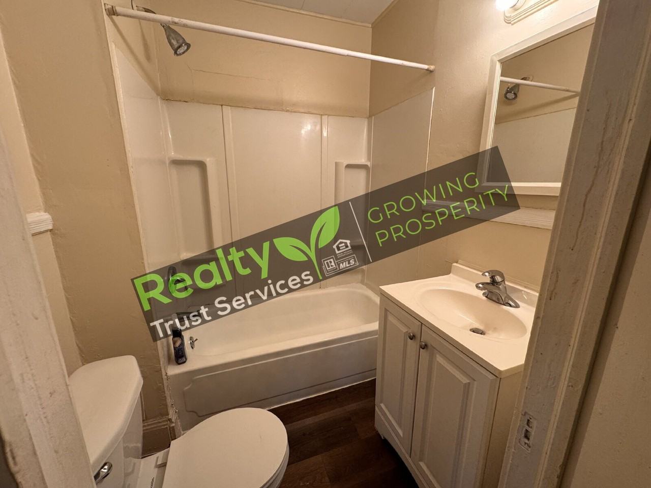 7918 Goodman Ave - Photo 2 of 19