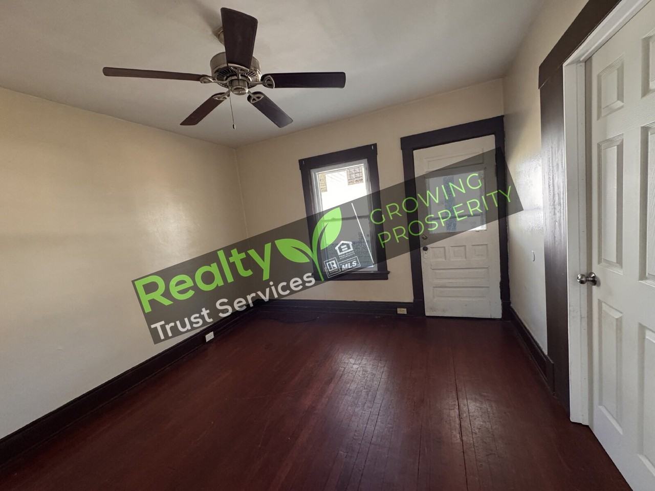 7918 Goodman Ave - Photo 5 of 19