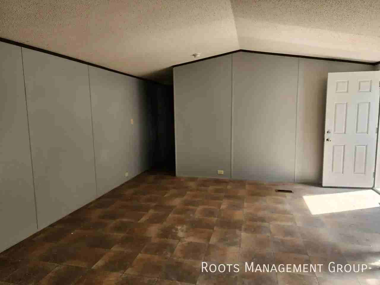 1325 N Franklin St #23 - Photo 5 of 30
