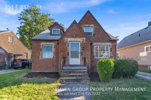 featured image of 951 E 237th St