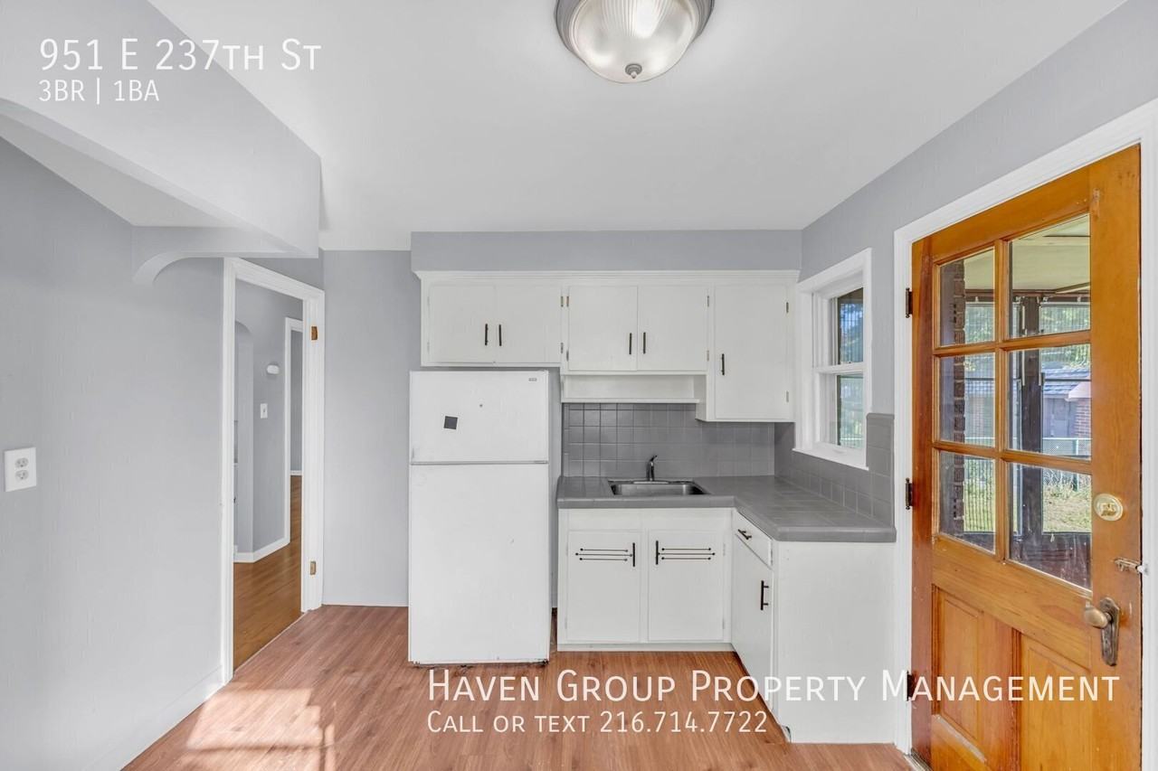 951 E 237th St - Photo 5 of 24