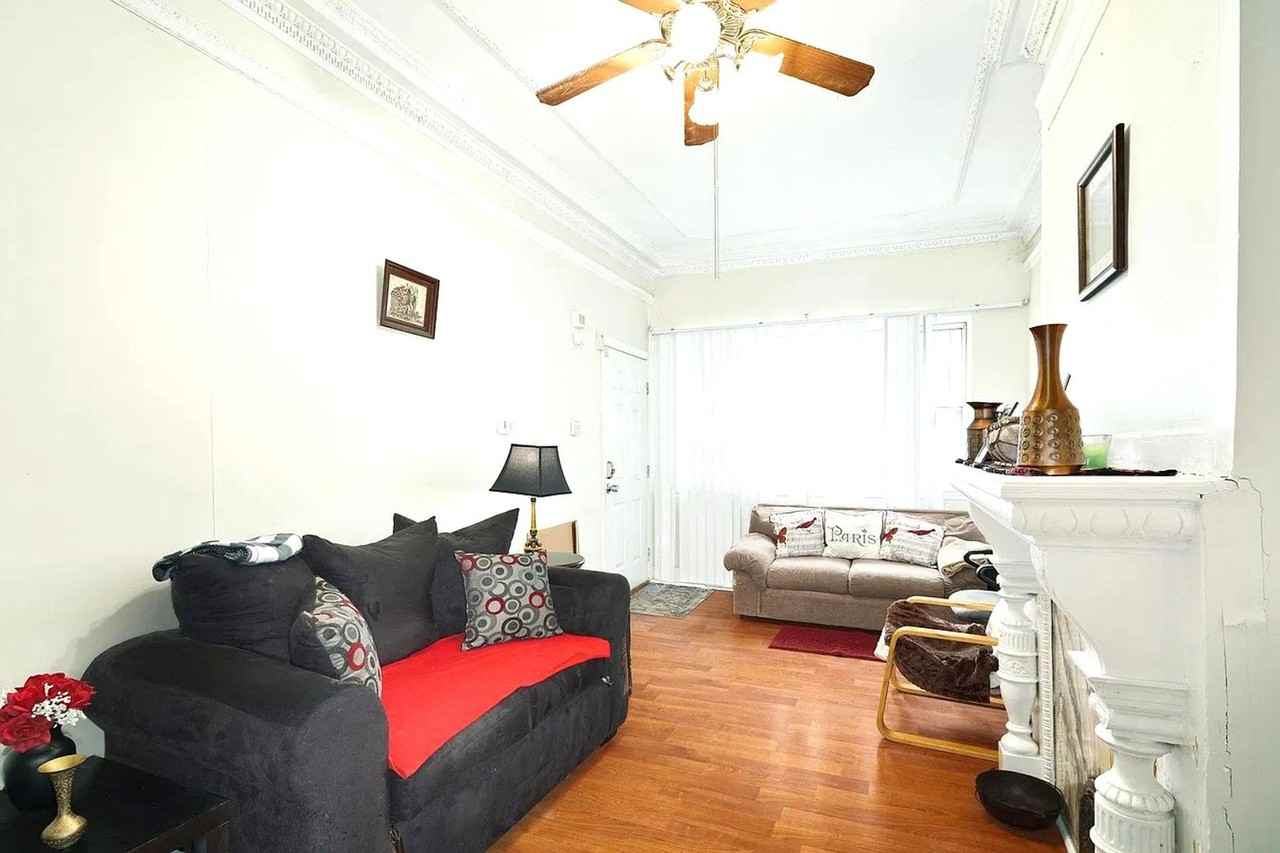 Camac St N 2213 - Photo 7 of 49
