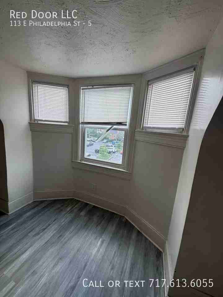 113 E Philadelphia St #5 - Photo 4 of 9