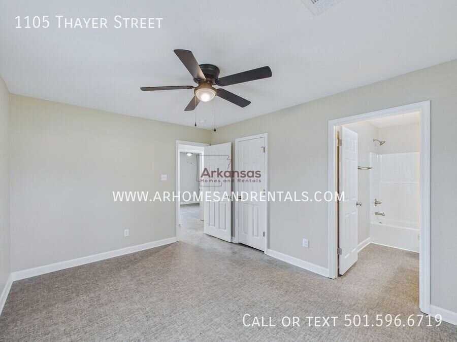 1105 Thayer St - Photo 5 of 12
