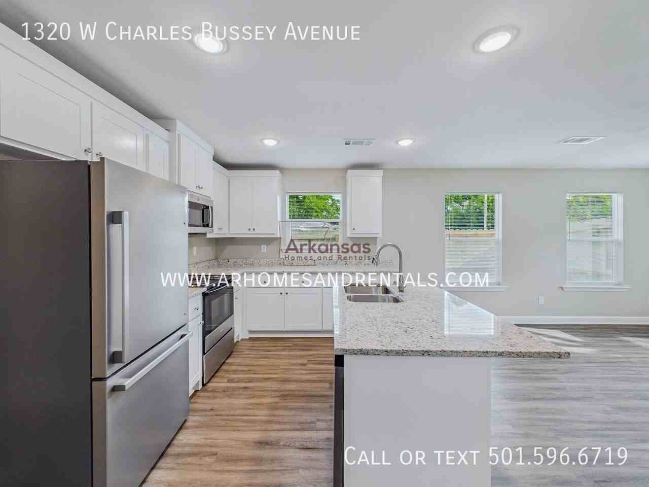 1320 W Charles Bussey Ave - Photo 5 of 18