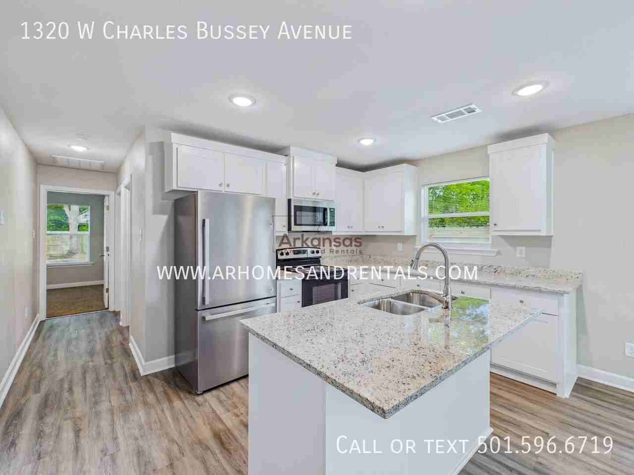 1320 W Charles Bussey Ave - Photo 6 of 18