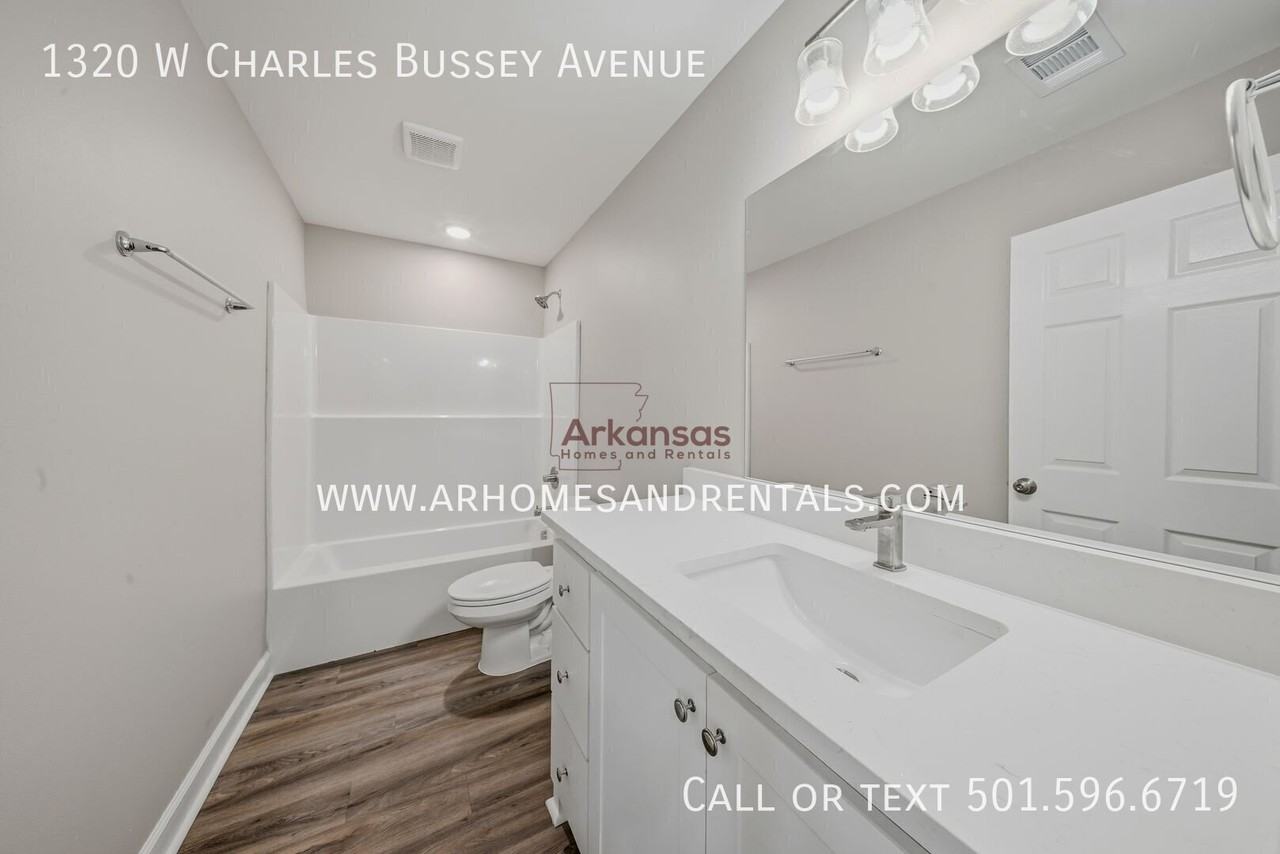 1320 W Charles Bussey Ave - Photo 7 of 18