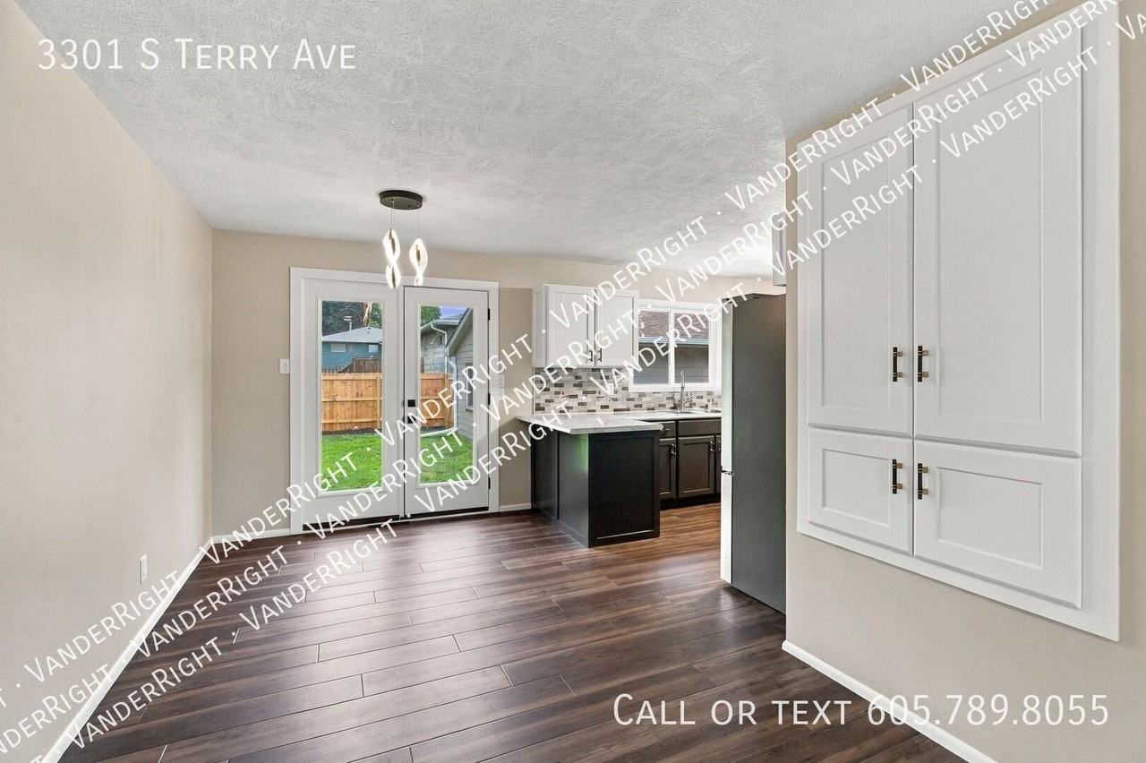 3301 S Terry Ave - Photo 5 of 50