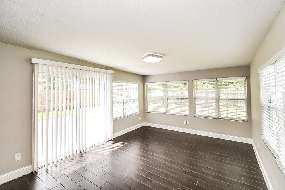 3477 Docksider Dr N - Photo 4 of 17