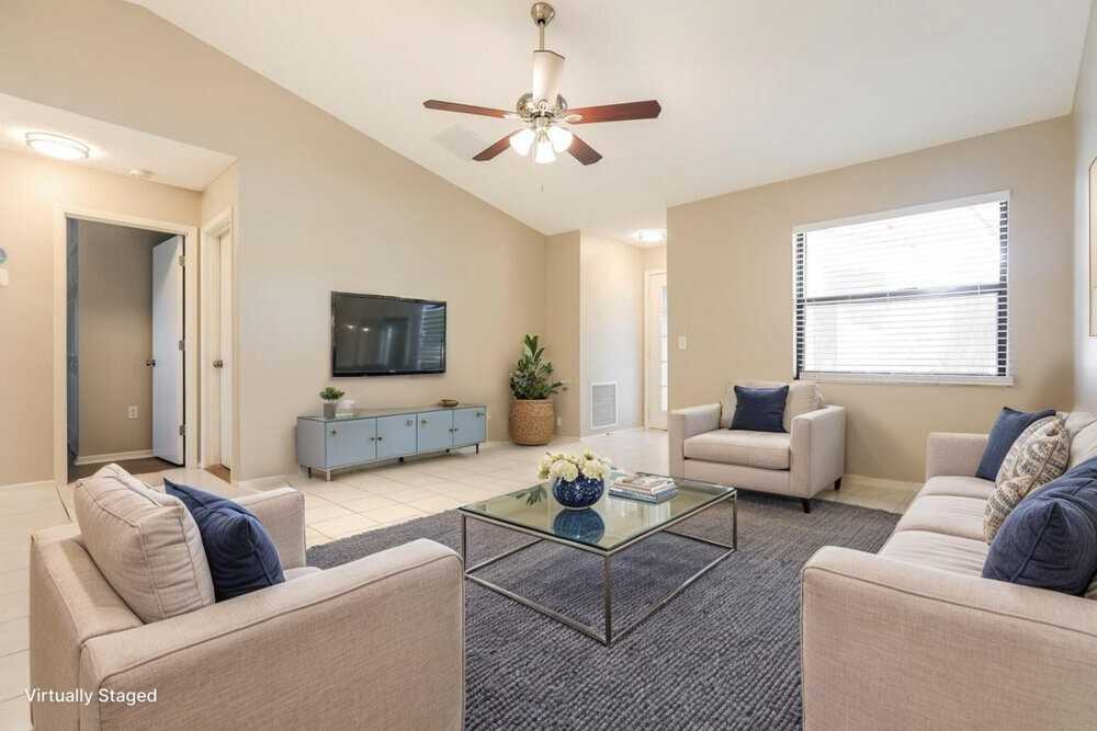 1545 Deer Hollow Blvd - Photo 4 of 19