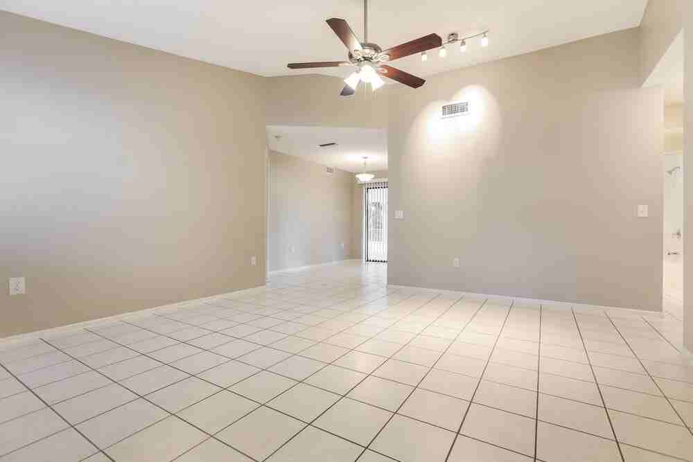 1545 Deer Hollow Blvd - Photo 6 of 19