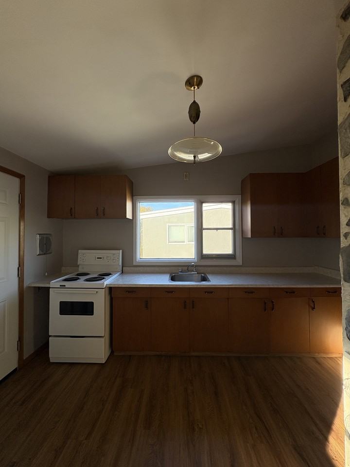 211 Harper Ave - Photo 3 of 9