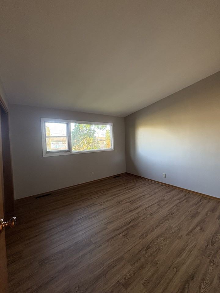 211 Harper Ave - Photo 4 of 9