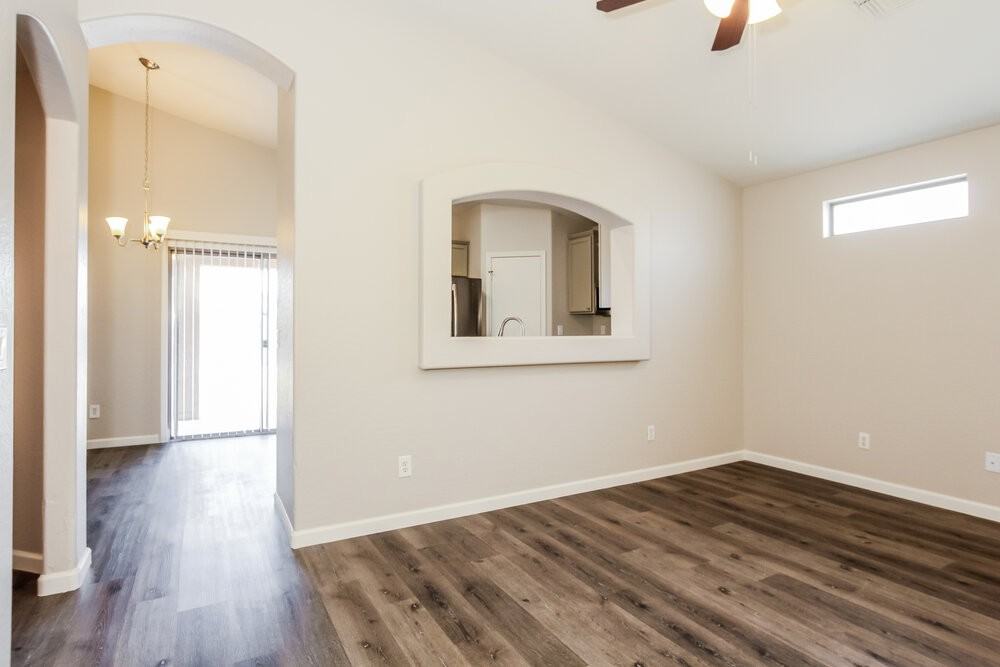 12325 W Columbine Dr - Photo 4 of 16