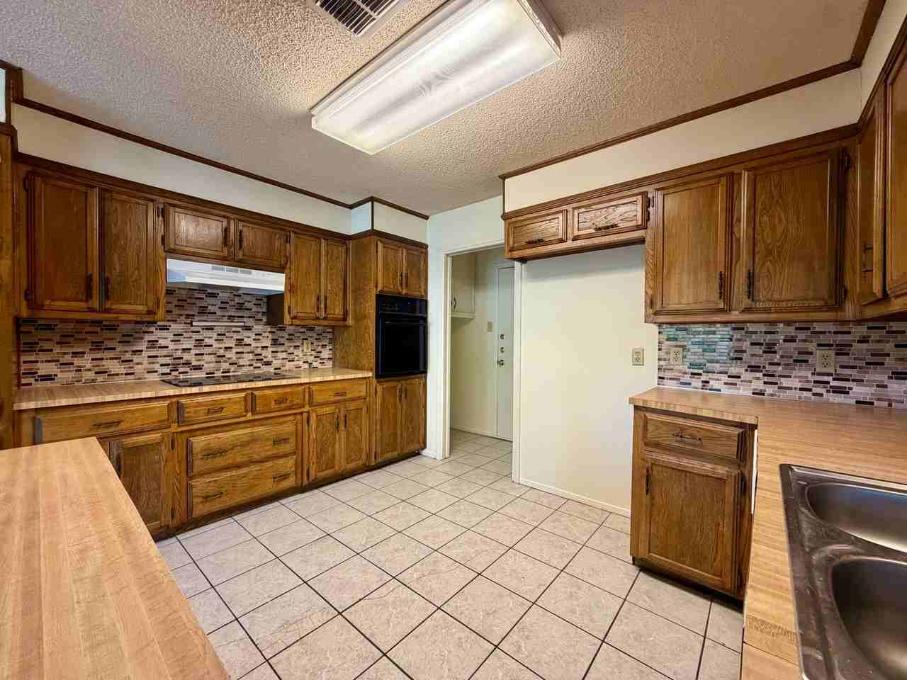 308 Cedarwood Ln - Photo 2 of 13