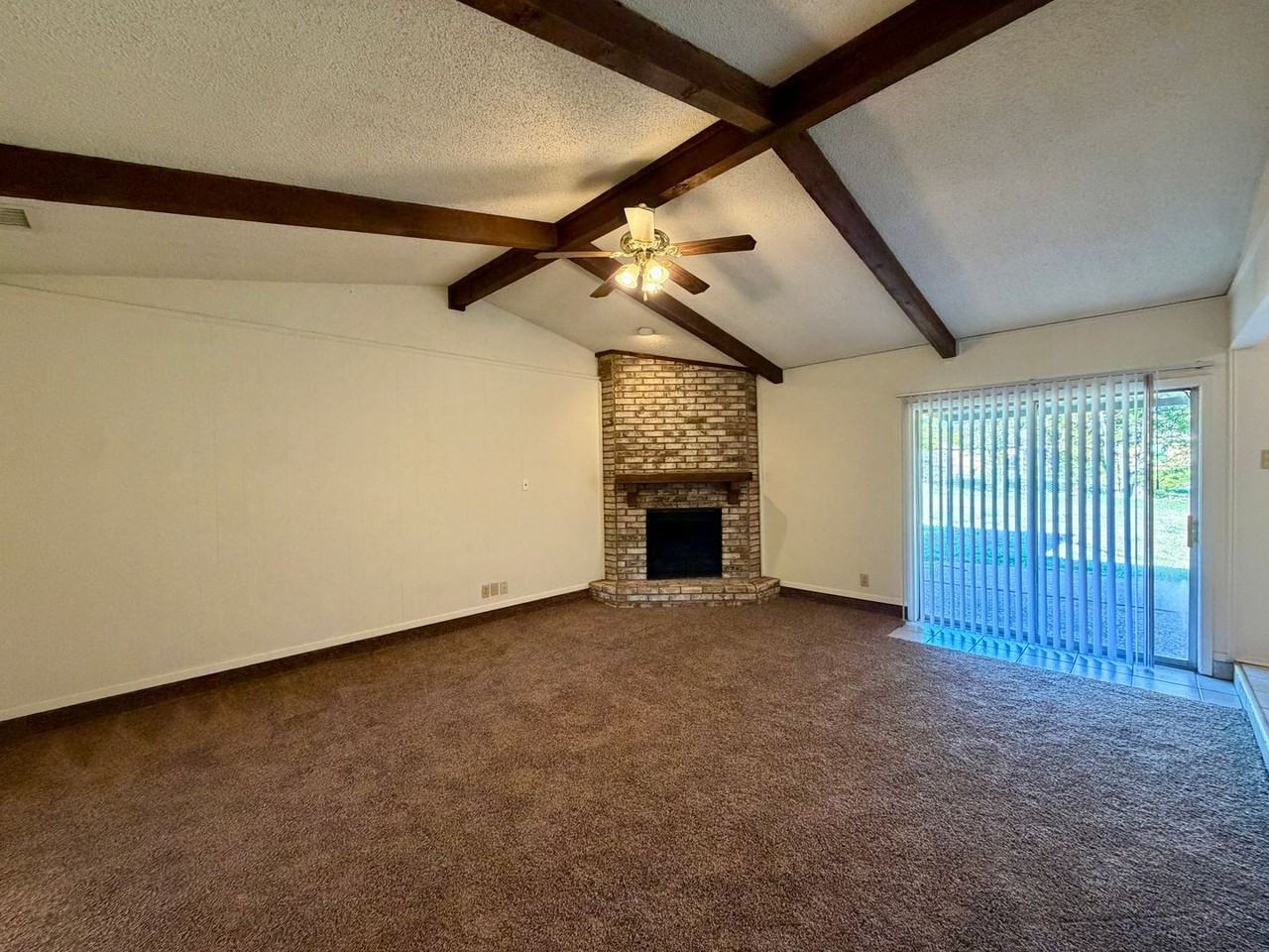 308 Cedarwood Ln - Photo 4 of 13