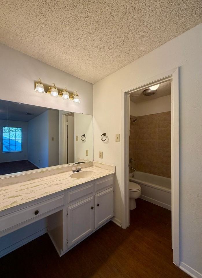 308 Cedarwood Ln - Photo 6 of 13