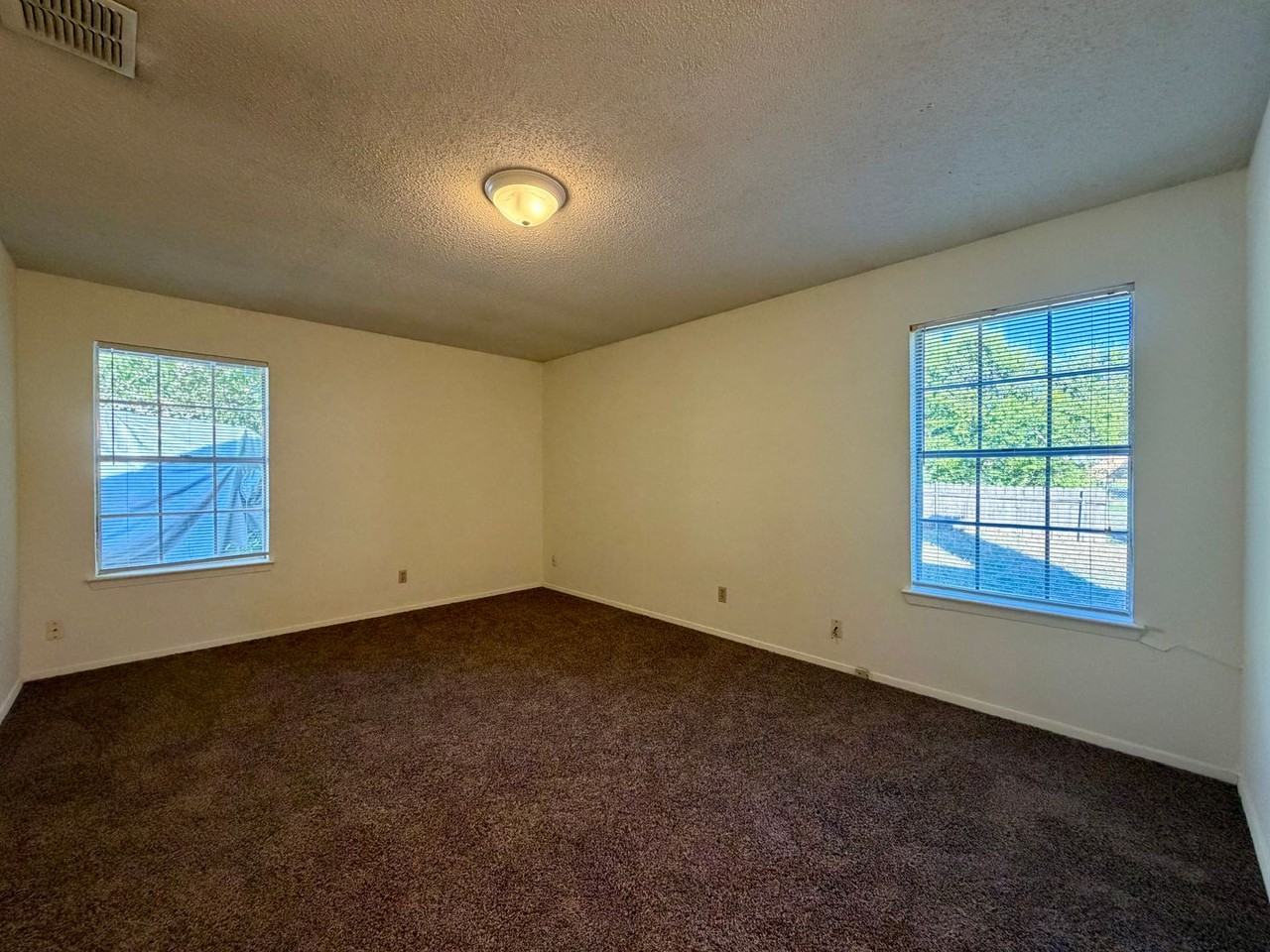 308 Cedarwood Ln - Photo 7 of 13