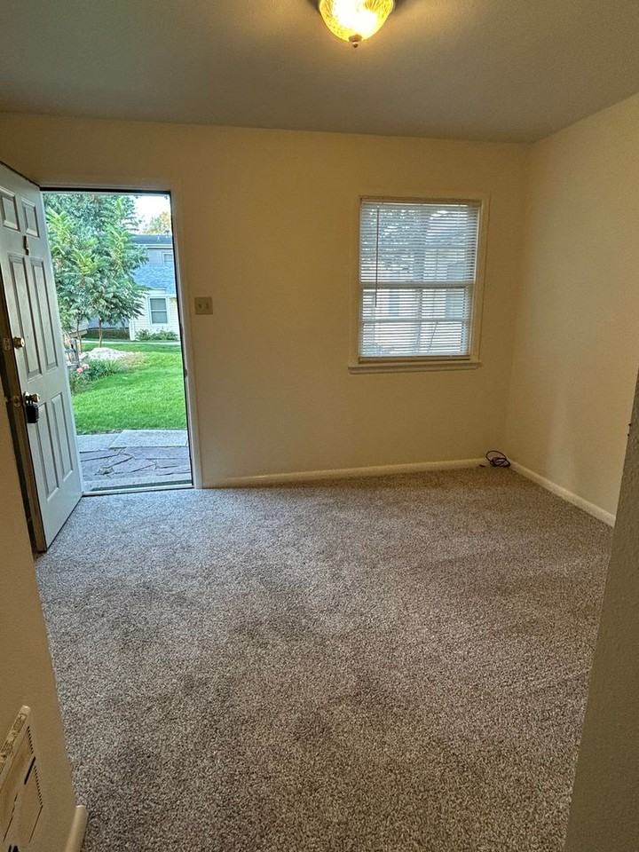 612 Stover St. - Photo 4 of 21