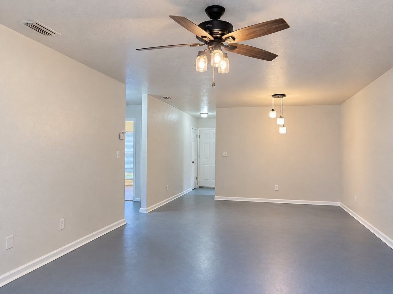 7021 Sw 17th Pl - Photo 3 of 12