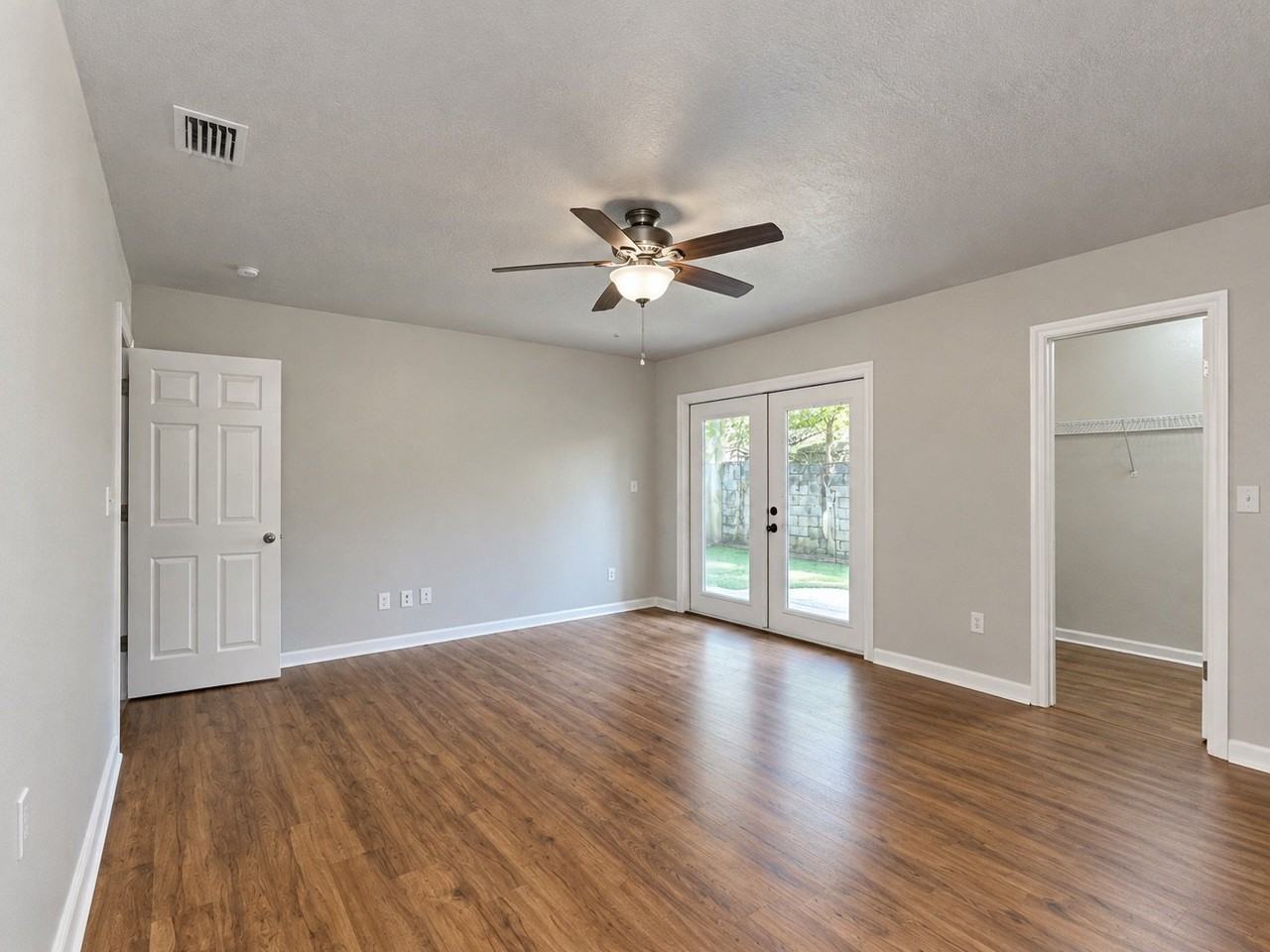 7021 Sw 17th Pl - Photo 6 of 12