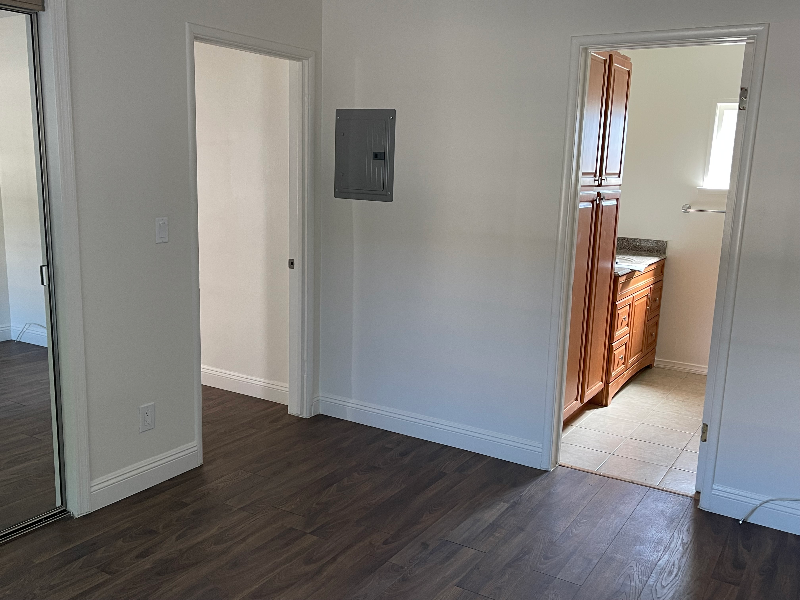 2513 Manhattan Ave #A - Photo 3 of 6