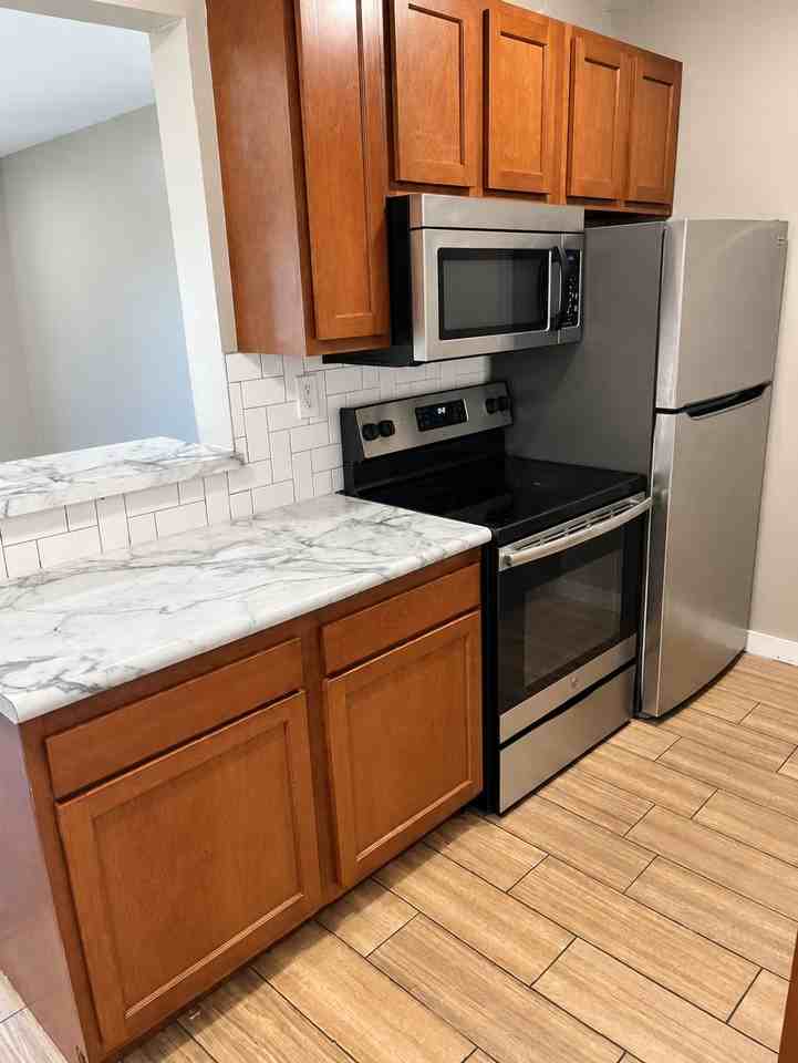 1201 Franklin Ave #17 - Photo 6 of 14