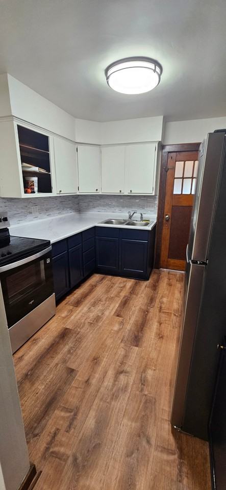 208 W Sycamore St #2B - Photo 2 of 9