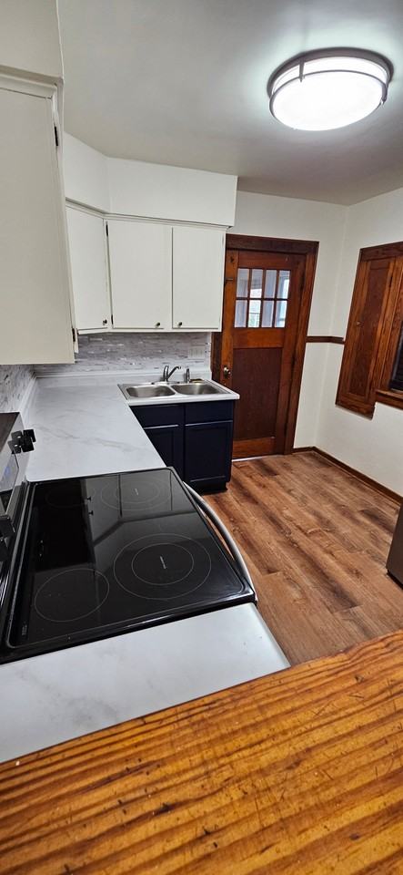 208 W Sycamore St #2B - Photo 3 of 9