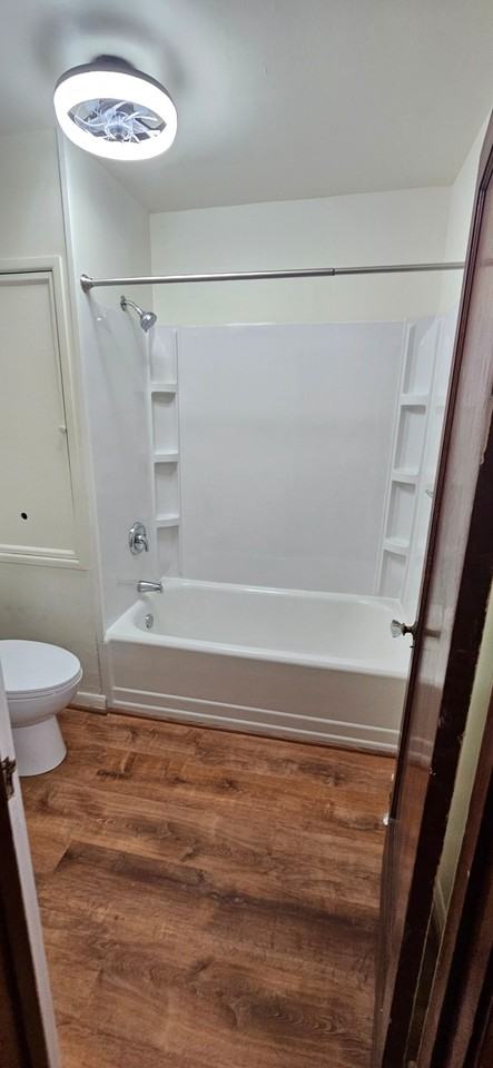 208 W Sycamore St #2B - Photo 5 of 9